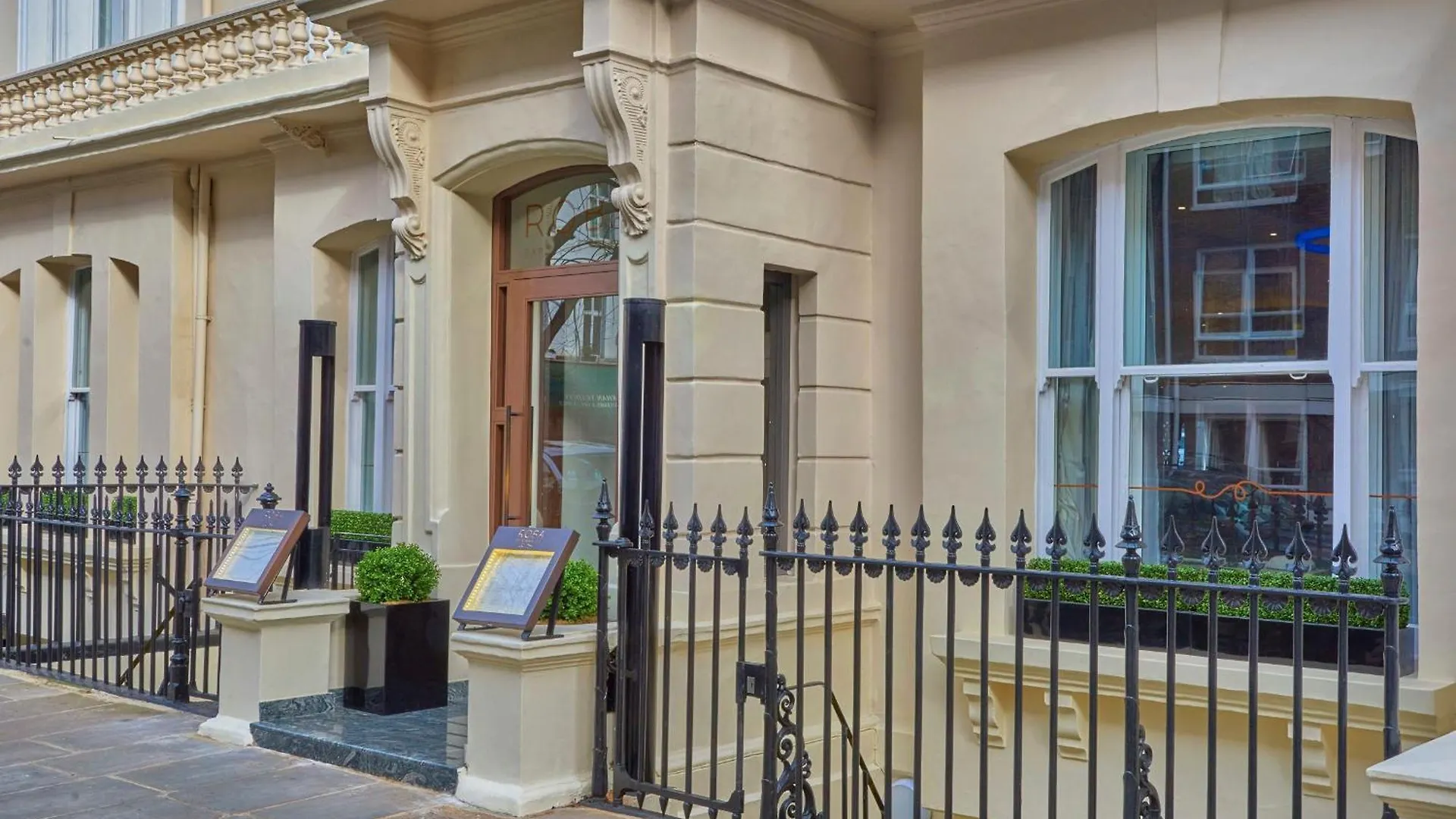 Staying in Paddington: 5 Four-Star Hotels Compared