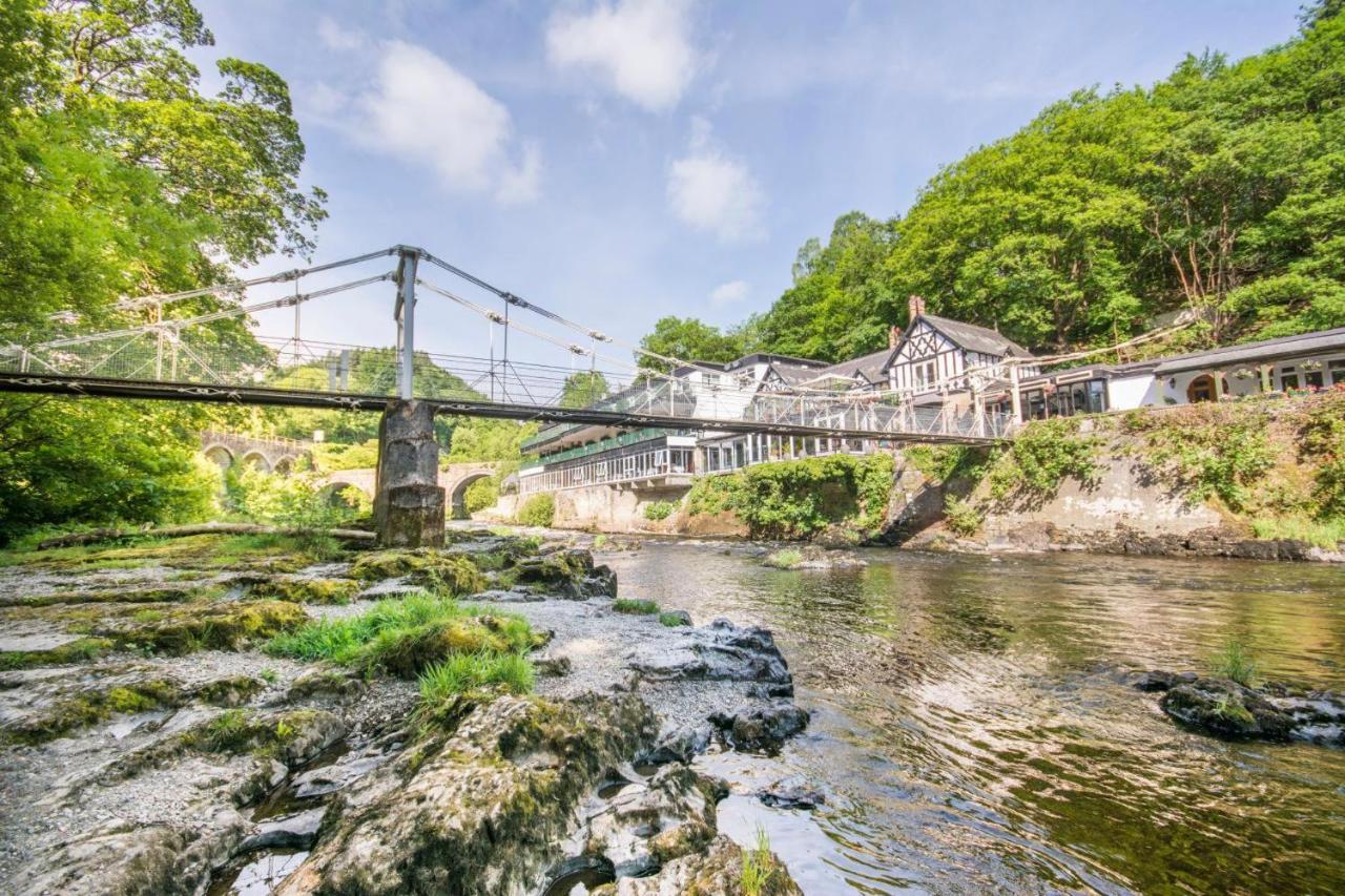 3 Couple Hotels Close to Llangollen Motor Museum